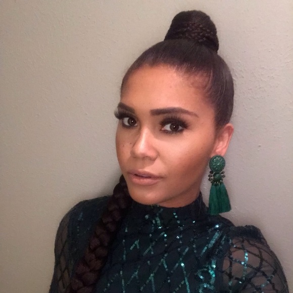 Meet your Posher, Nicole - Picture 3 of 4